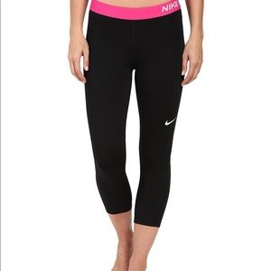 Black crop Nike leggings